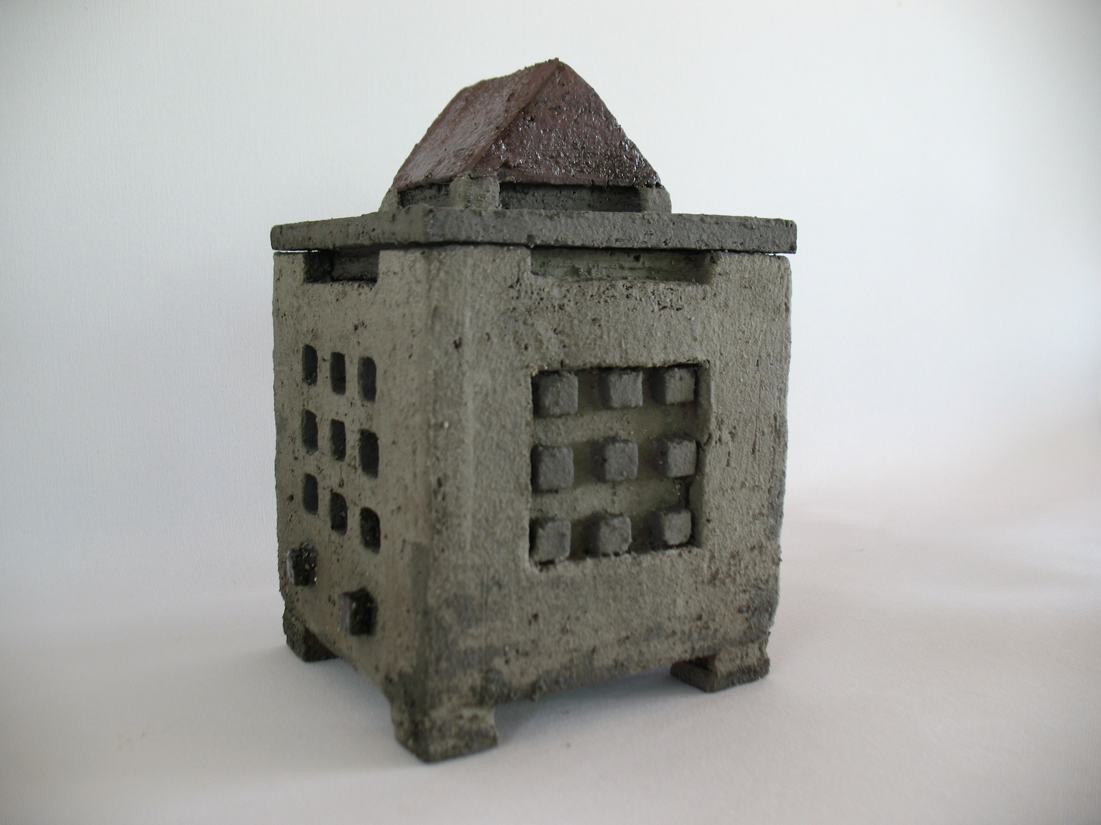 Container 3, keramiek van José Hattink