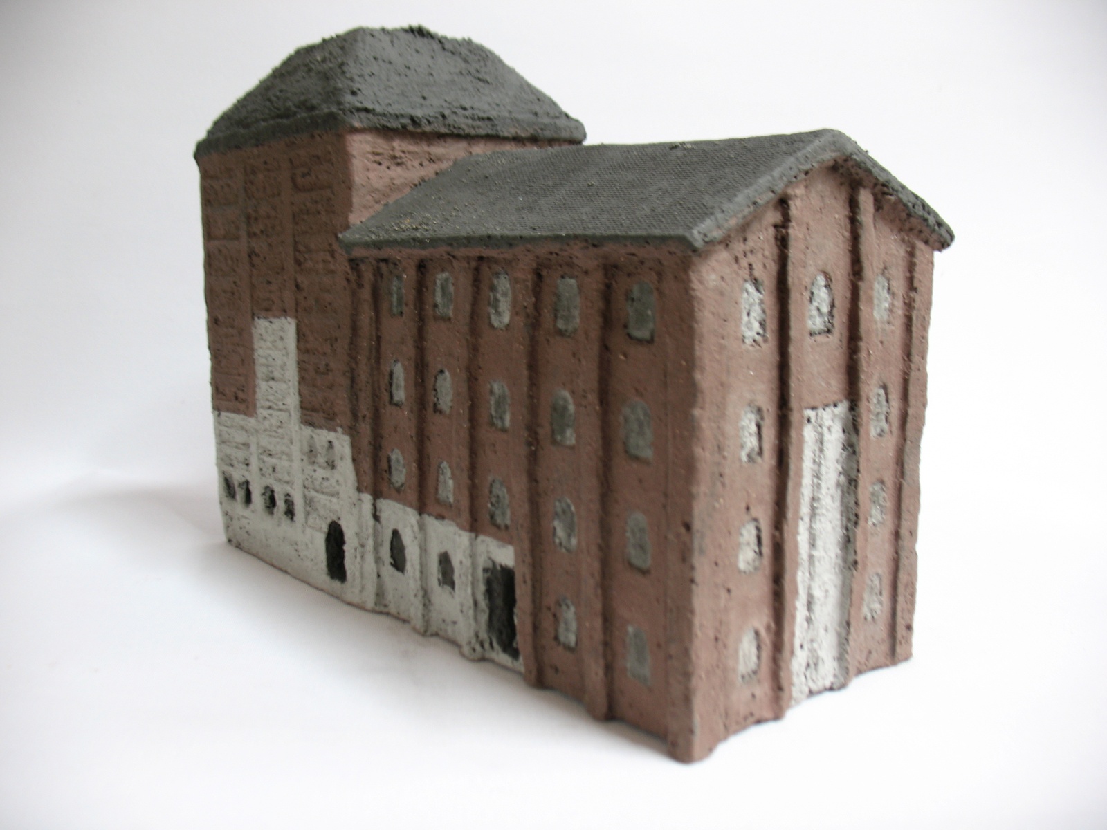 Fabrieksgebouw Weijers met zaadpakhuis, keramiek van José Hattink