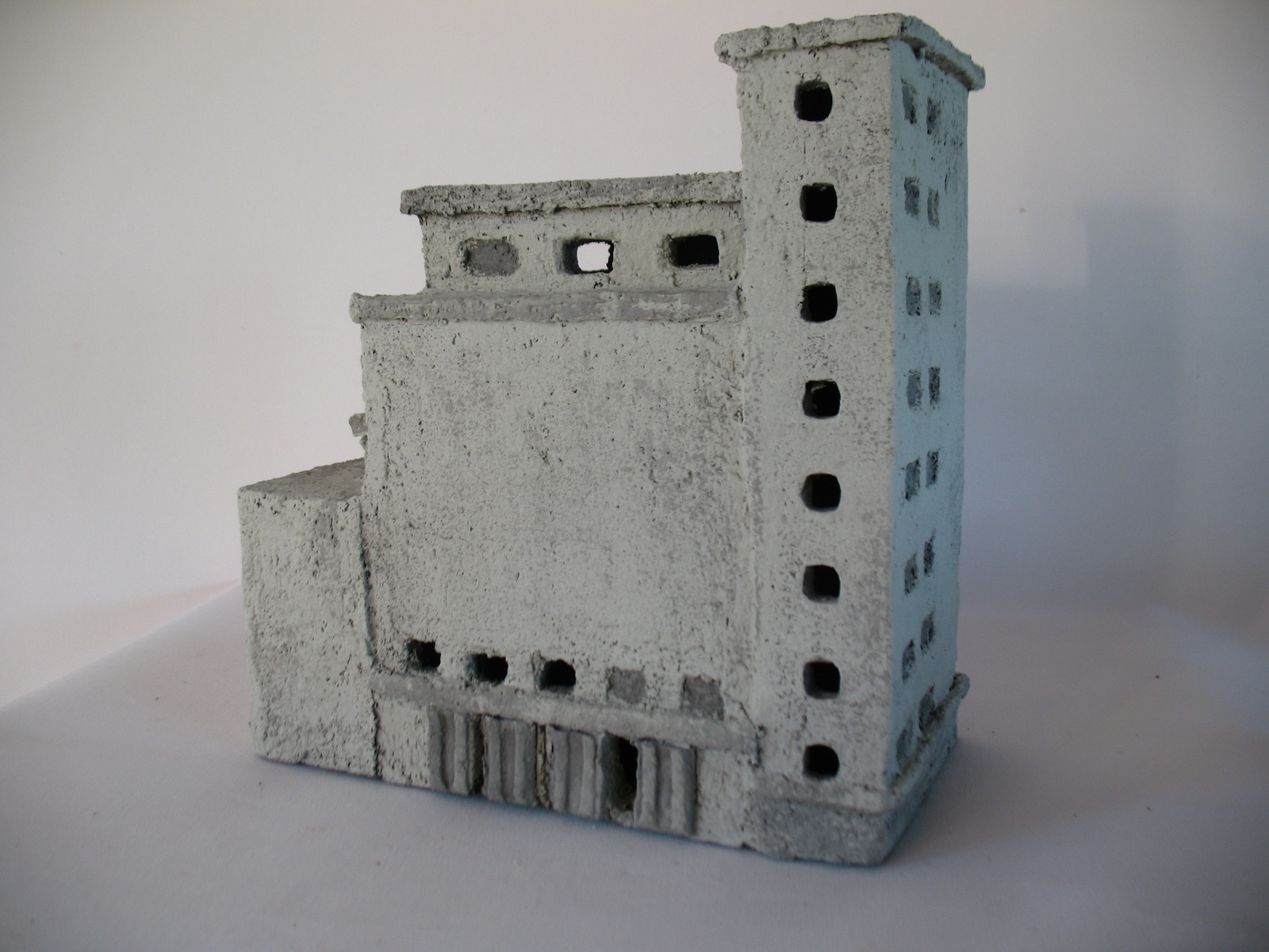 Silo pothoofdkade, keramiek van José Hattink